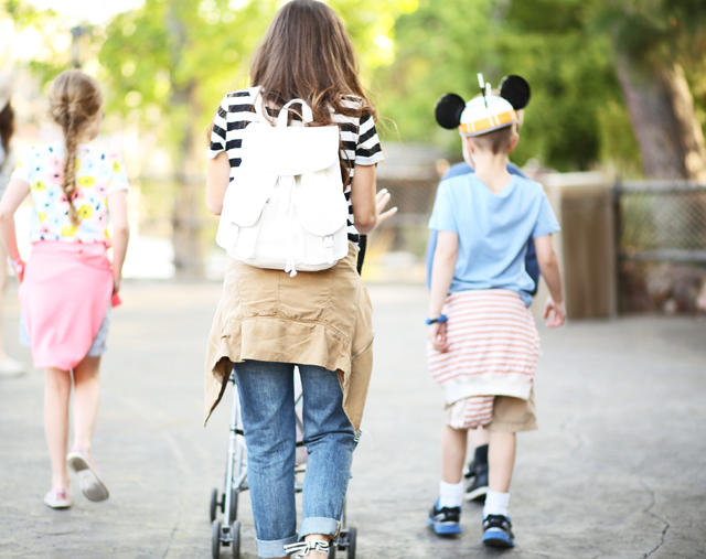 disneyland mom and kids